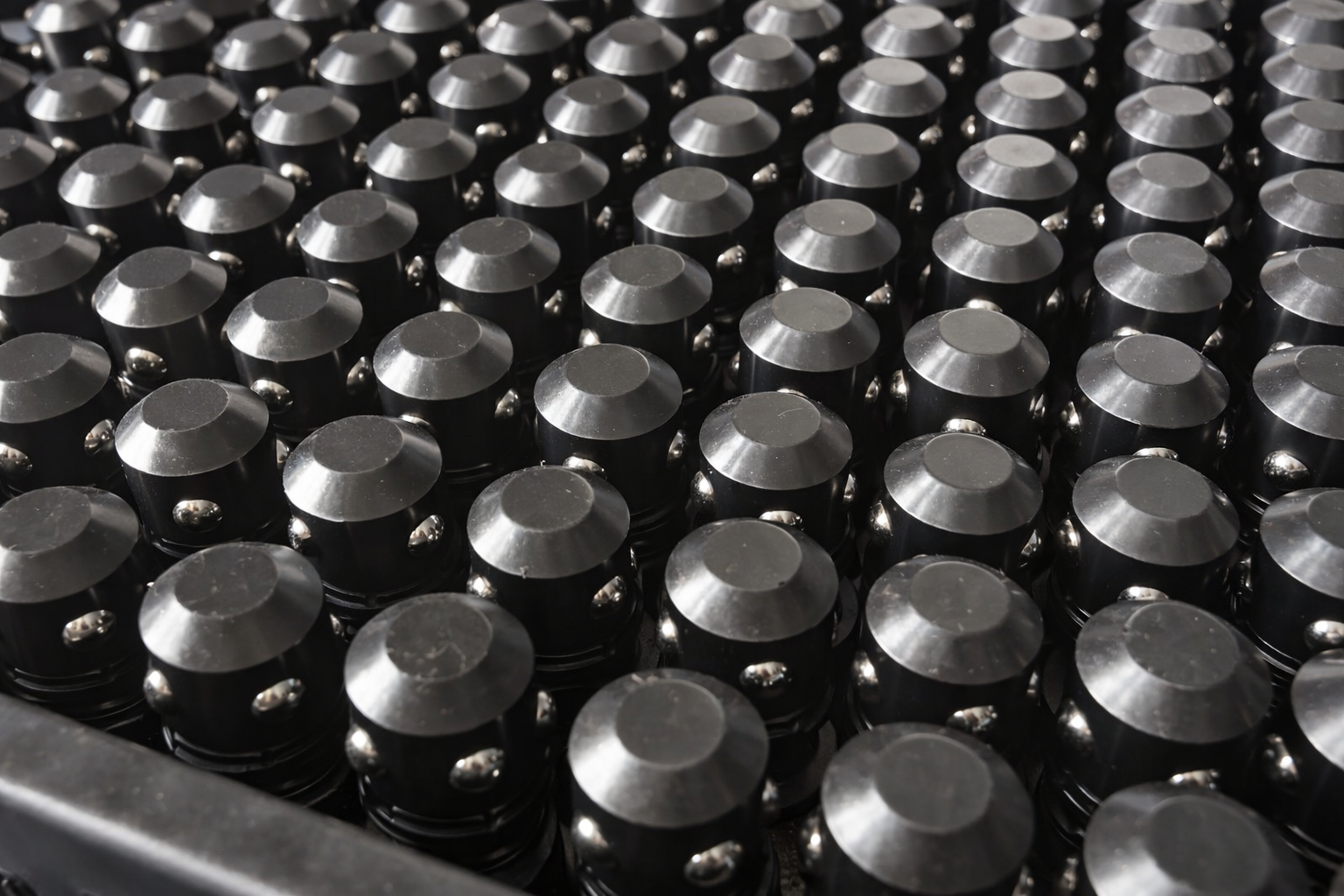 Elmiron D28 quick-lock pins detail