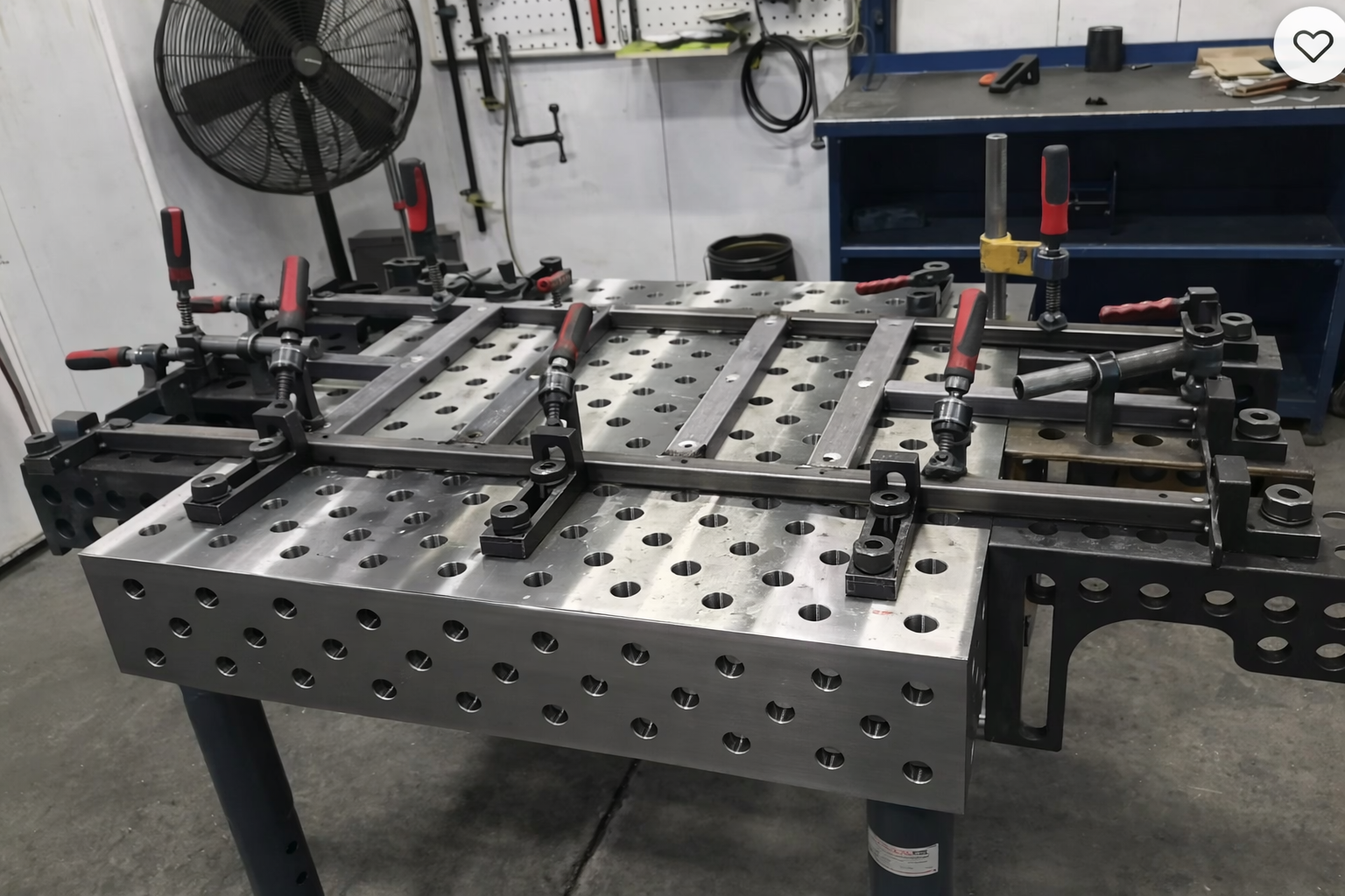 Elmiron modular 3D welding table clamping system